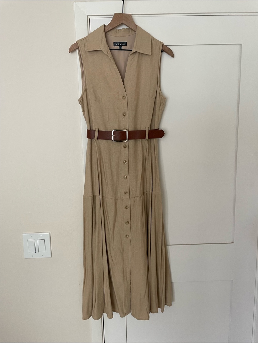 NWOT Nicole Miller Sleeveless Tan Midi Dress with Brown Belt